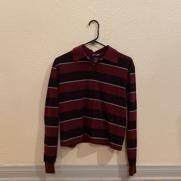 Women’s Grungy striped long sleeve collared crop top - Picture 2 of 5